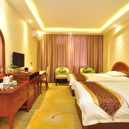 Bai Nian Sheng Shi Hotel Kunming Exterior foto