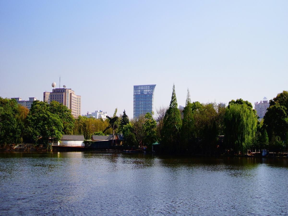Bai Nian Sheng Shi Hotel Kunming Exterior foto