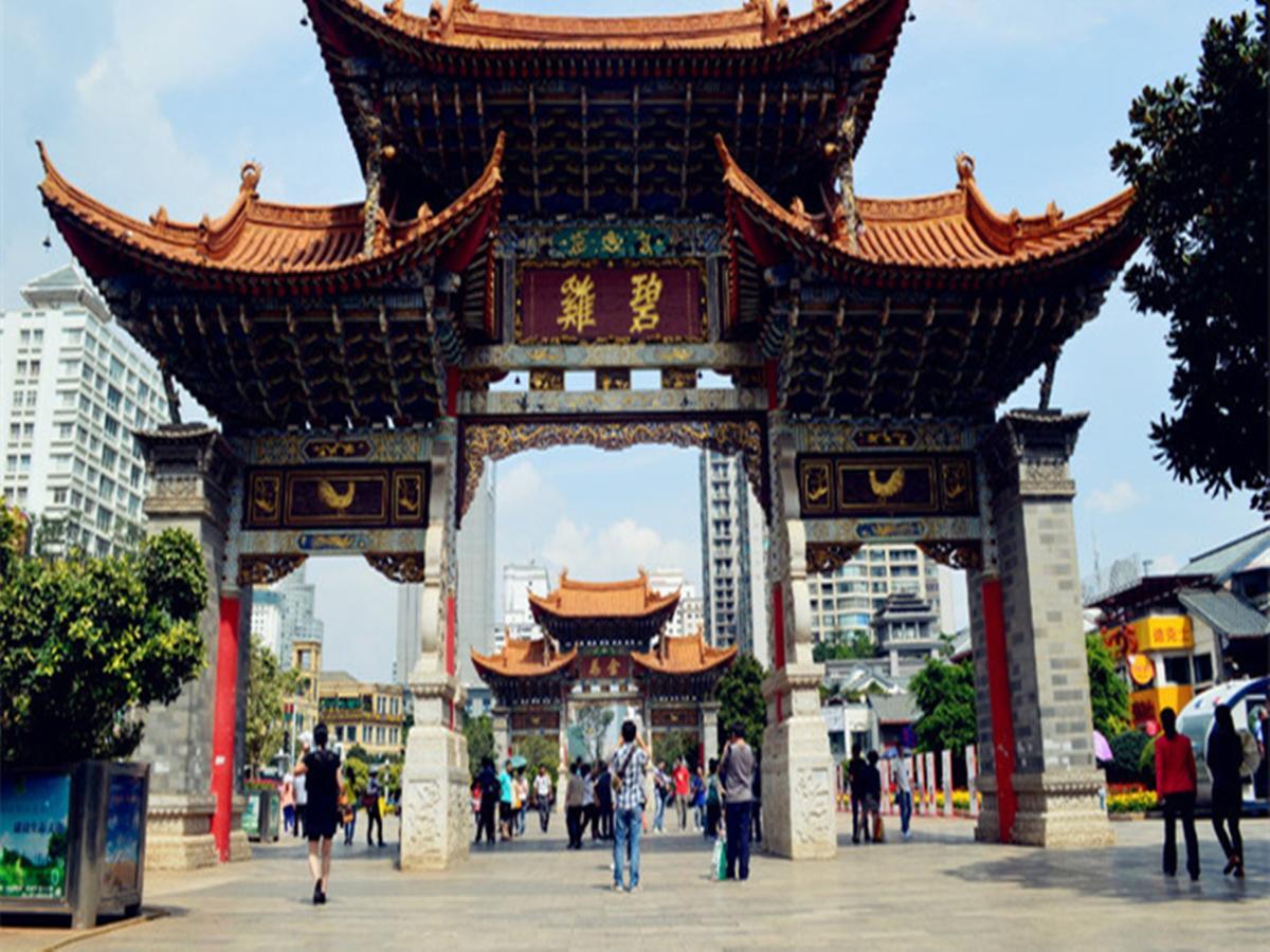 Bai Nian Sheng Shi Hotel Kunming Exterior foto