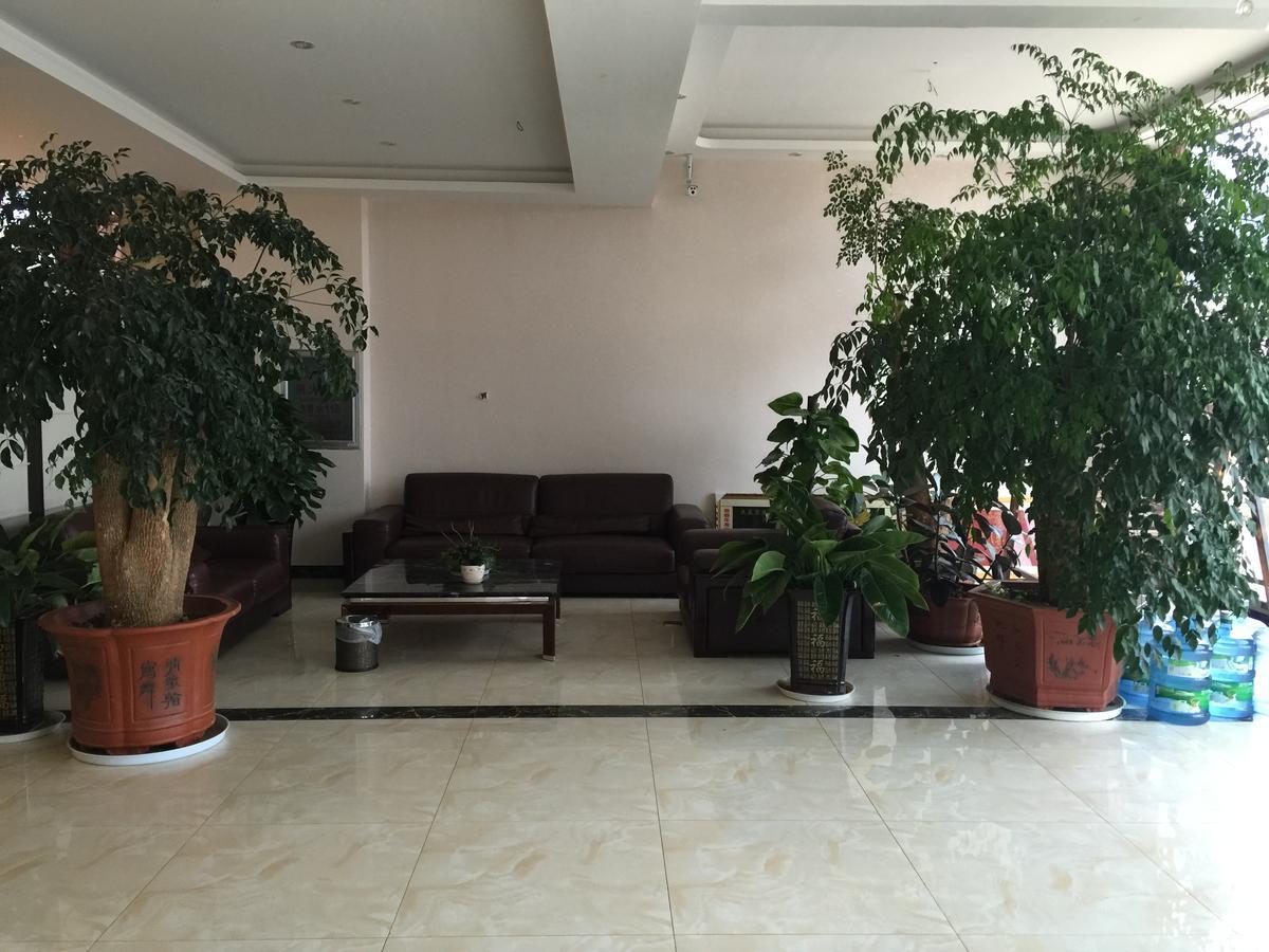 Bai Nian Sheng Shi Hotel Kunming Exterior foto